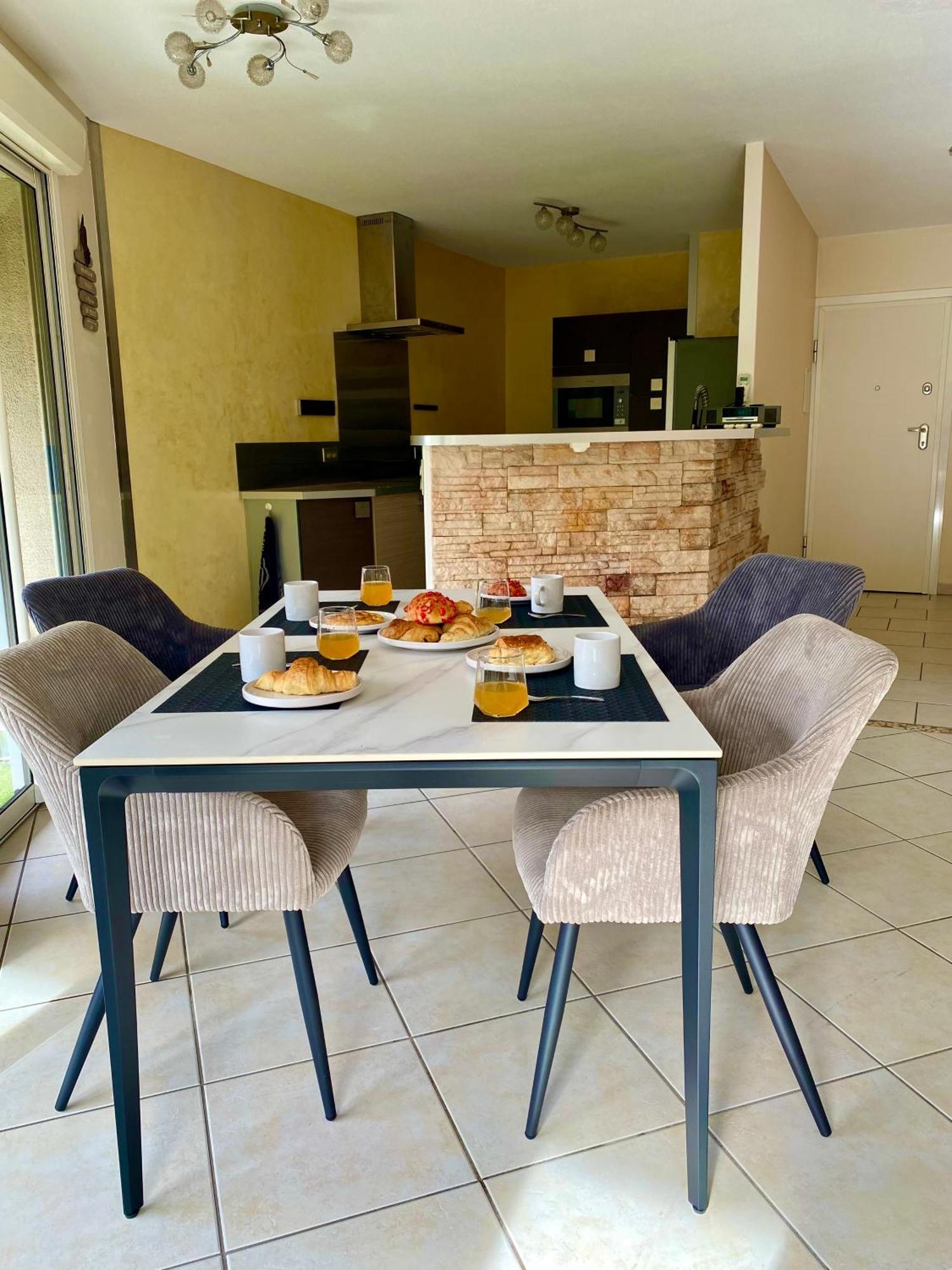 Decouvrez Le Charme Au Coeur De Gap Apartment Ngoại thất bức ảnh